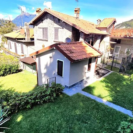 Castello Di Vezio In The Village Vakantiehuis Varenna